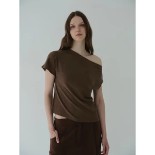 (สินค้าพร้อมส่ง) Hounddown - Sil Off-Shoulder Top