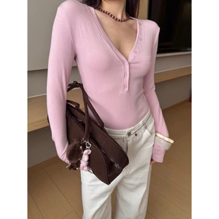 THESUNCO-MILIN TOP มิลิน (สินค้าTrendyลด30%) เสื้อแขนยาวคอวีดีเทลกระดุม ปักTHESUNCO