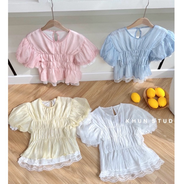 เสื้อแขนบอลลูนแต่งต่อชายลูกไม้หวานๆ  มีซับในทั้งตัว