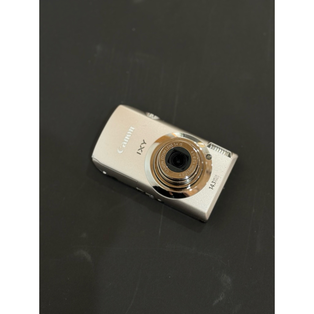 Canon Ixy10S  silver