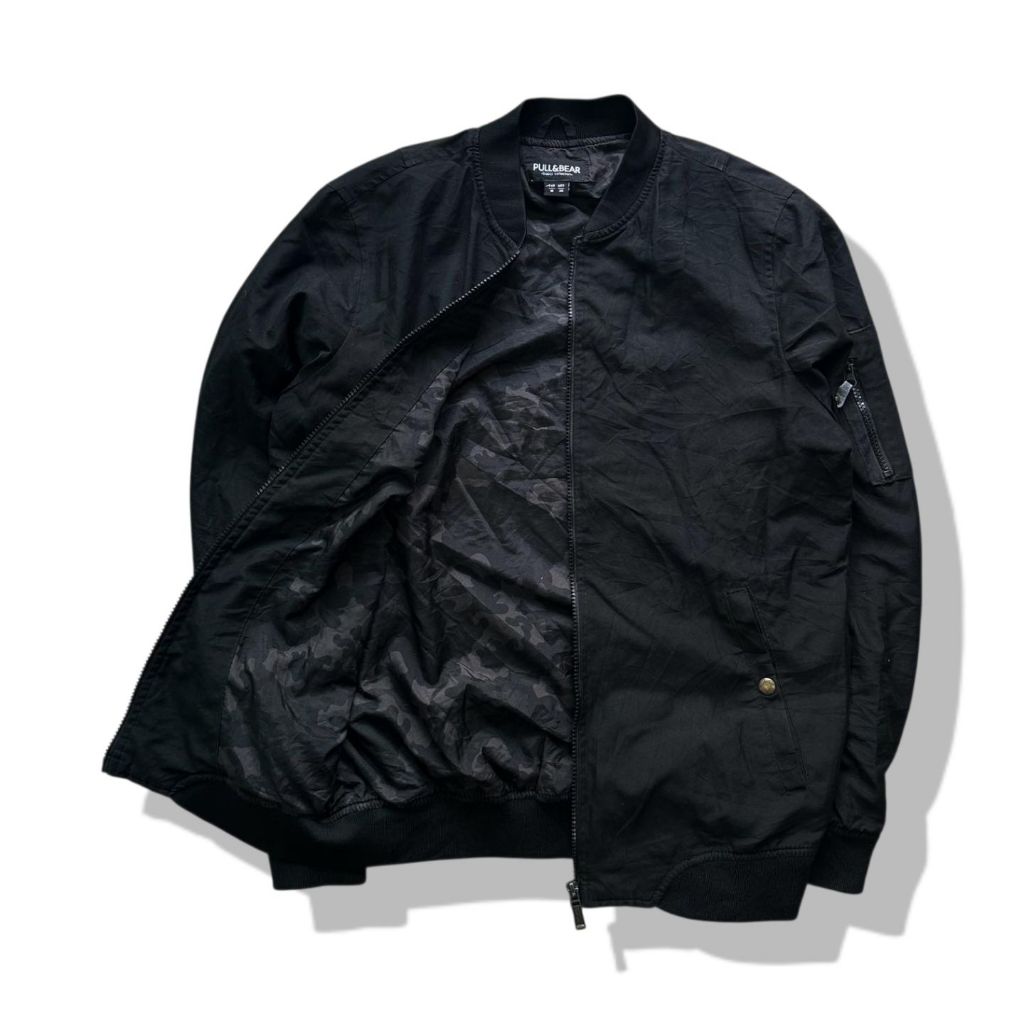 Pull&Bear Black Bomber Jacket(M) มือสอง รอบอก 43”