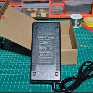 สายชาร์จ 29.2V 3A / 5A สำหรับแบตลิเธียม 8s ชาร์จเร็ว ปลอดภัย พร้อมส่ง