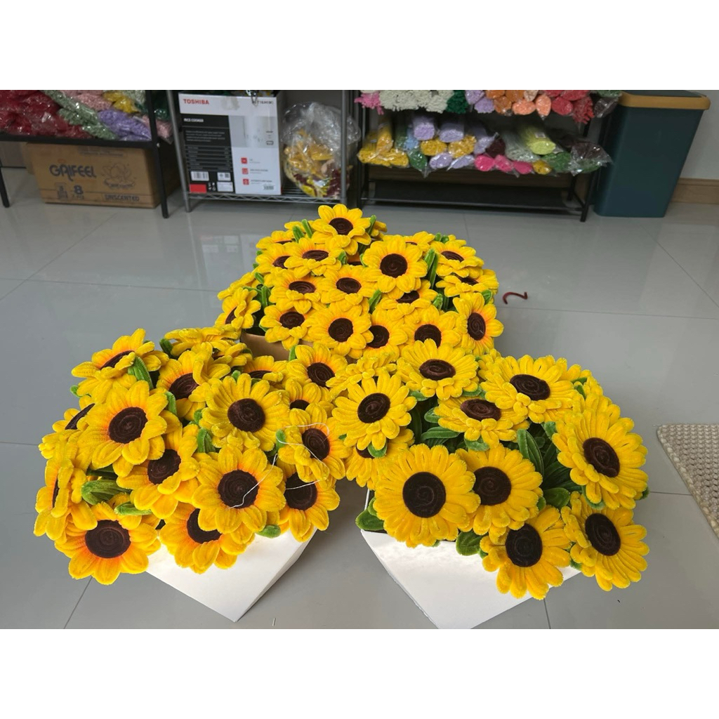 ทานตะวันดอกเดี่ยว ติดก้านใบให้พร้อม