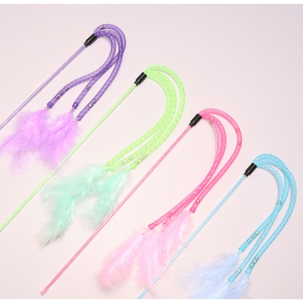 PP-1671 ไม้ตกแมว 3 สาย ท่อไนลอนนุ่ม มีกระดิ่ง+ขนนกฟู เล่นเพลินทั้งวัน ทนทาน พร้อมส่ง