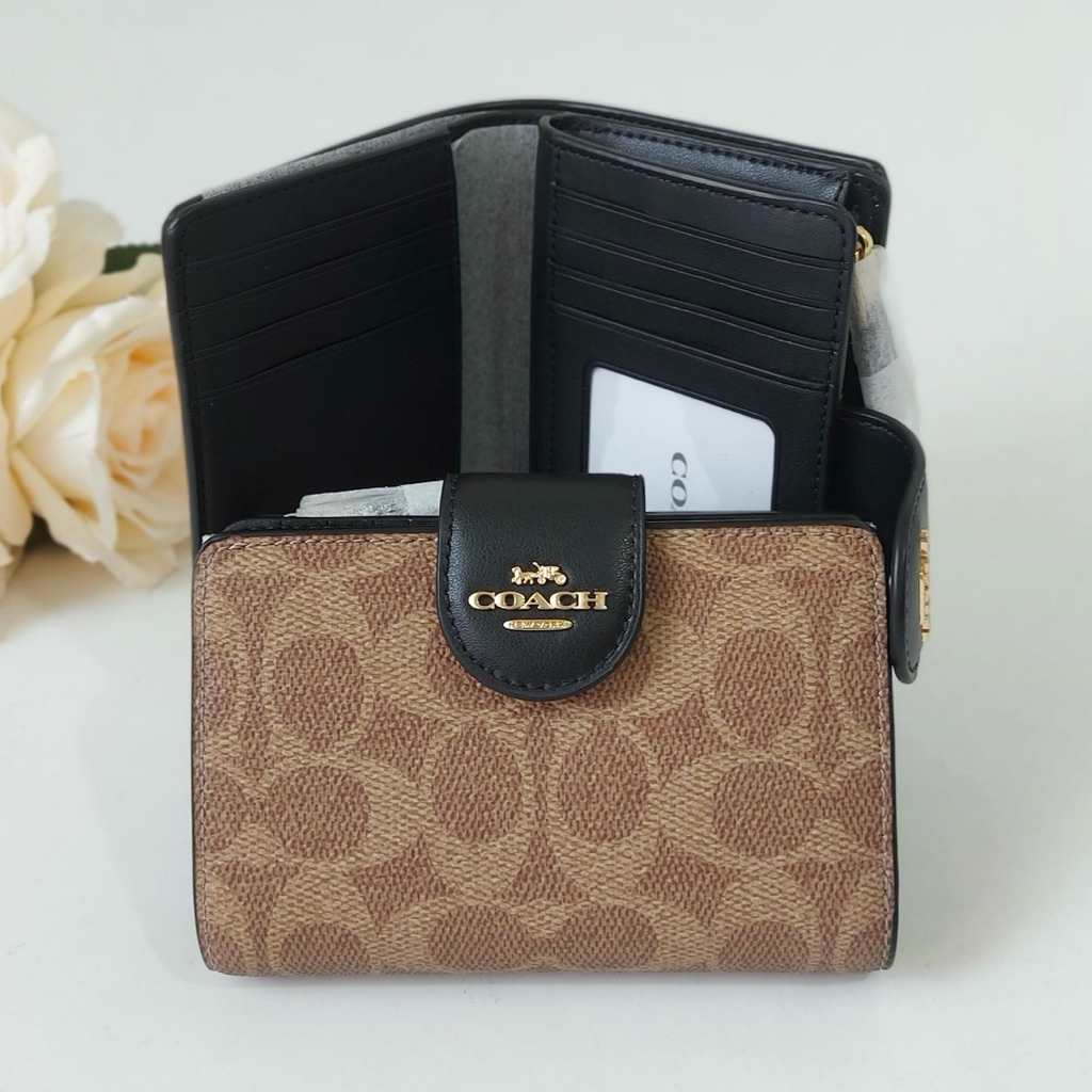 ✨ผ่อน0%-แท้100%✨ กระเป๋าสตางค์กระดุม CW786 👛 MEDIUM CORNER ZIP WALLET