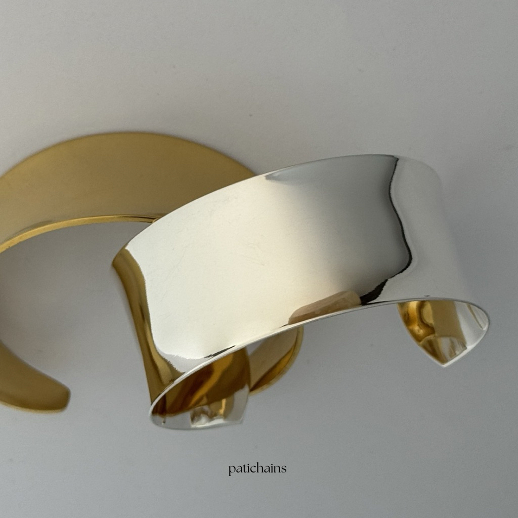 Selene bracelet-smooth, shiny- NEW