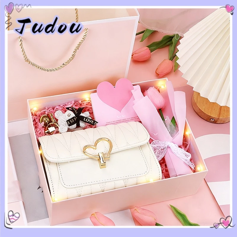 Birthday Gift กระเป๋าลายหัวใจของขวัญแฟน,กระเป๋าโซ่ตารางหรูหรา,กระเป๋าสะพายข้างใบเล็ก ฤดูร้อน,รุ่นกล่องของขวัญล็อค