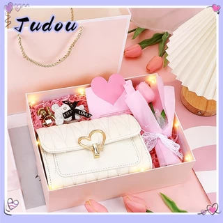 Birthday Gift กระเป๋าลายหัวใจของขวัญแฟน,กระเป๋าโซ่ตารางหรูหรา,กระเป๋าสะพายข้างใบเล็ก ฤดูร้อน,รุ่นกล่องของขวัญล็อค