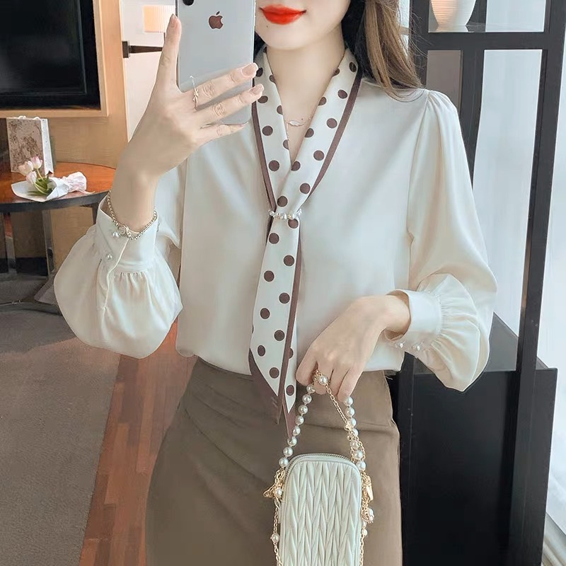 เสื้อแขนยาวผู้หญิง คอวีเนื้อผ้าเกาหลี ปลุกโบว์ข้างหน้า เสื้อเชิ้ตหรูหราระดับ คุนทำงาน อารมณ์ต่างประเทศฝรั่งเศส