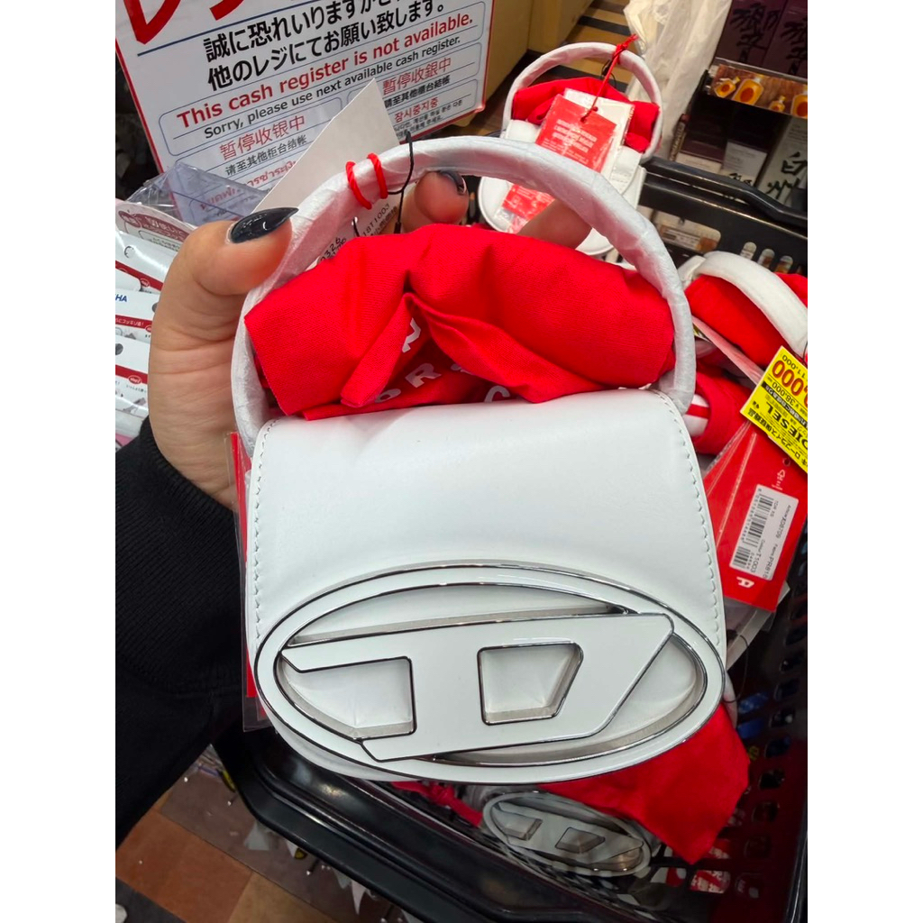 กระเป๋า Diesel ของแท้💯จากญี่ปุ่น(รอบส่ง15เมย) กระเป๋าหิ้ว กระเป๋าน่ารัก