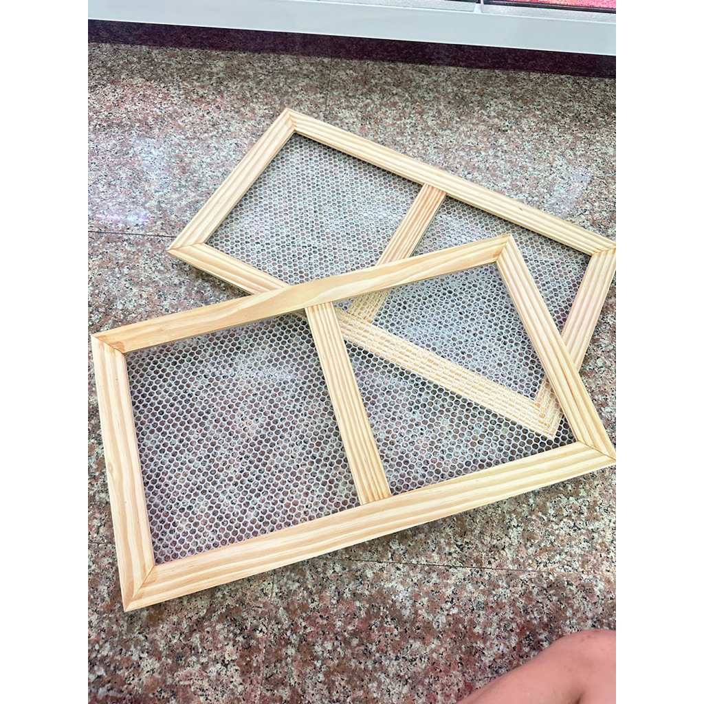 ฝาตู้ปลา ขนาด 24”x12” กระจกหนา 5มิล กั้นช่องตรงกลาง งานไม้ มีไม้ค้ำขอบกระตกด้านใน