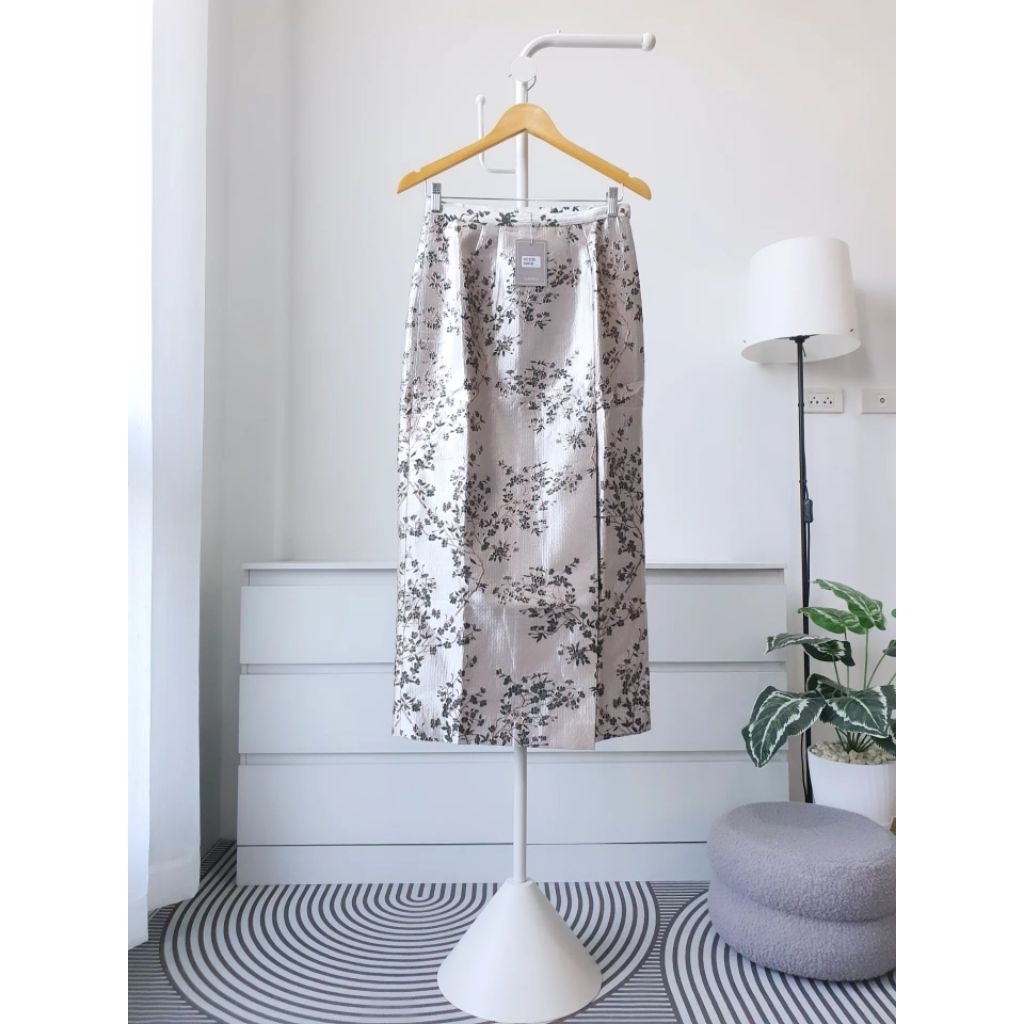 กระโปรง Carisa siam jacquard skirt (รบกวนอ่านรายละเอียดสินค้าและตัดสินใจก่อนสั่งซื้อ สั่งแล้วห้ามยกเ