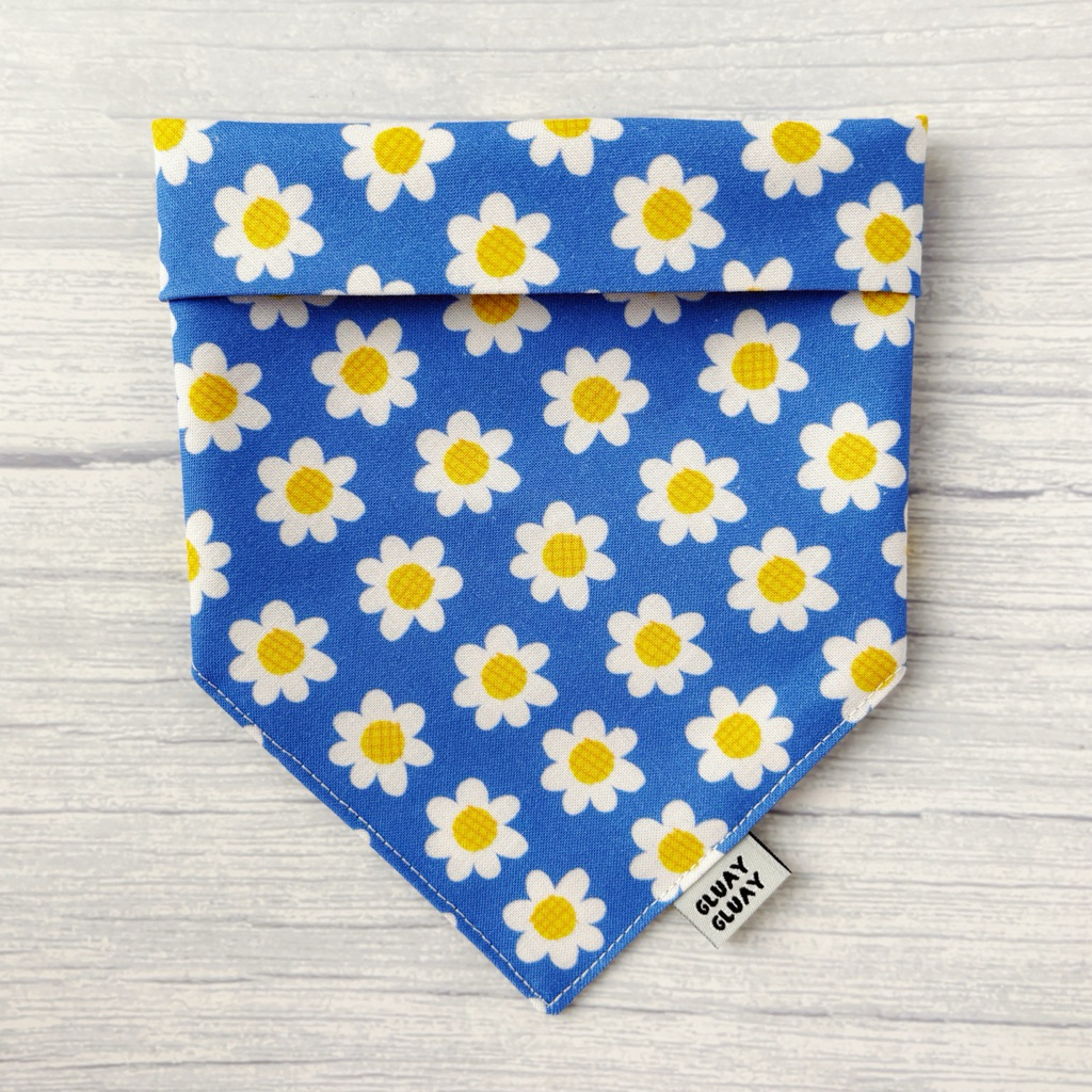 GLUAY GLUAY - ผ้าพันคอหมาแมว ผ้าพันคอสัตว์เลี้ยง - Mini Daisy ลายดอกเดซี่น่ารัก