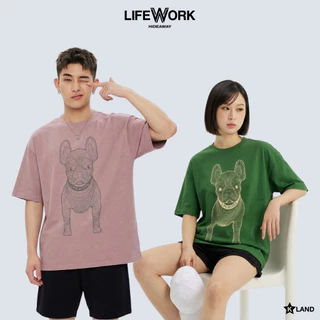 LIFEWORK RADOG BIG LOGO SERIES TEE SHORT SLEEVE T-SHIRT เสื้อไลฟ์เวิร์คหมาโปร่งโทนสีสวย แขนสั้น คอกลม (LWK24TS0006U)