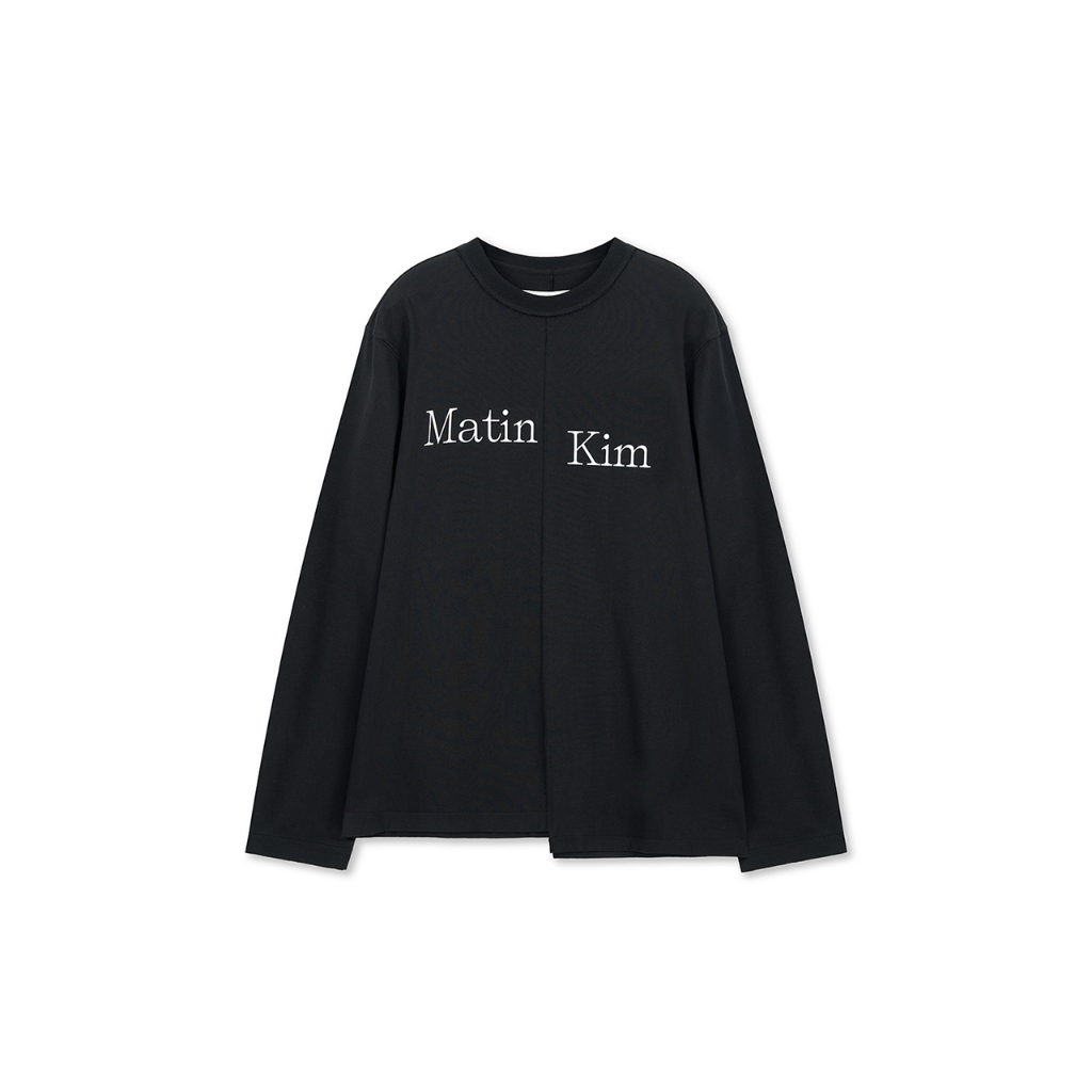 MATIN KIM ASYMMETRIC LOGO TOP IN BLACK / WHITE