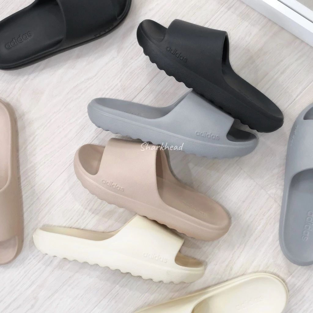 (ตัวแทนจัดซื้อของญี่ปุ่น) Adidas รองเท้าแตะ รุ่น Adilette Lumia JP9578 , JP9580 , JQ7459 รองเท้าแตะ 