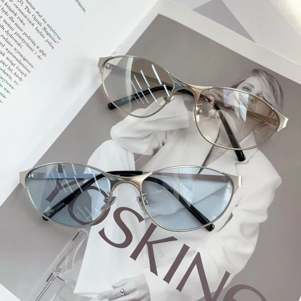 แว่นตา Polarized สำหรับทุกคน แว่นกันแดด UV400 ด้วยเลนส์ Super Auto Blue Lens ลดแสงสีฟ้า 99% แว่นตาแฟชั่น แว่นตาผู้ชาย