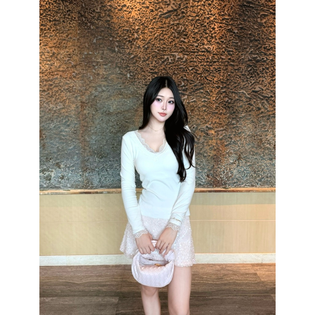 Celina Lace Longsleeve (เสื้อแขนยาว ลูกไม้ ฟองน้ำในตัว)
