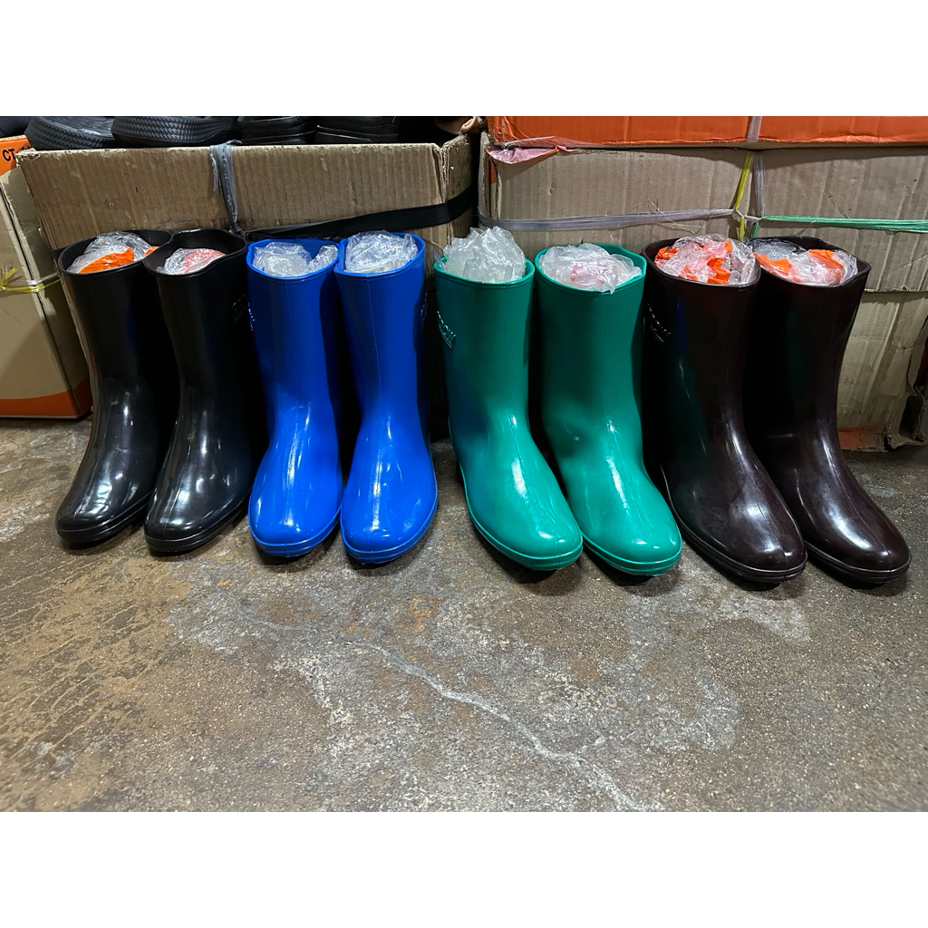 รองเท้าบูท บูทโรงงาน บูทยาง Arrow star A3000 สูง 8.5-9.5 นิ้ว บูทสีขาว ดำ น้ำตาล น้ำเงิน เขียว