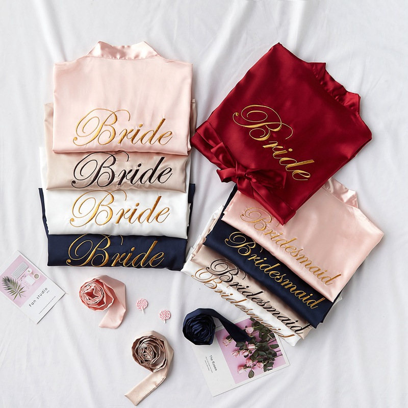 Aveline พร้อมส่ง ชุดนอนผ้าซาติน ชุดนอนเซ็กซี่ สื้อคลุมอาบน้ TH-B040