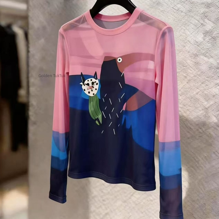 เสื้อแขนยาวผู้หญิงดีไซน์เก๋ไก๋ด้วยลายการ์ตูนสุดเก๋ สวมใส่ได้หลากหลายโอกาส ทั้งทันสมัยและดูดี