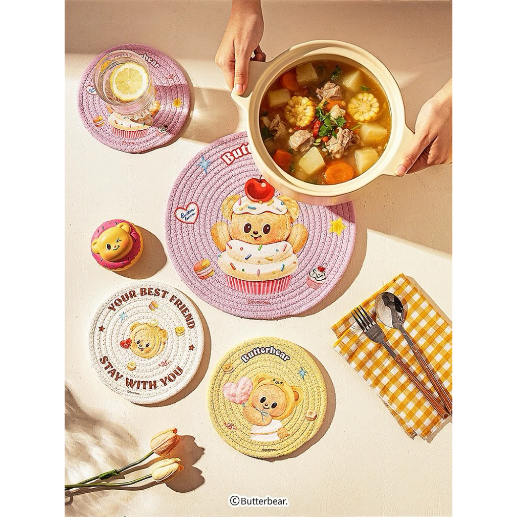 [พร้อมส่งใน🇹🇭 ]💛🤍🩷 Butterbear💛แผ่นรองกันความร้อนสำหรับโต๊ะอาหาร แผ่นรองจานทนความร้อนสูง, แผ่นรองหม้อ, แผ่นรองชามและถ้วย