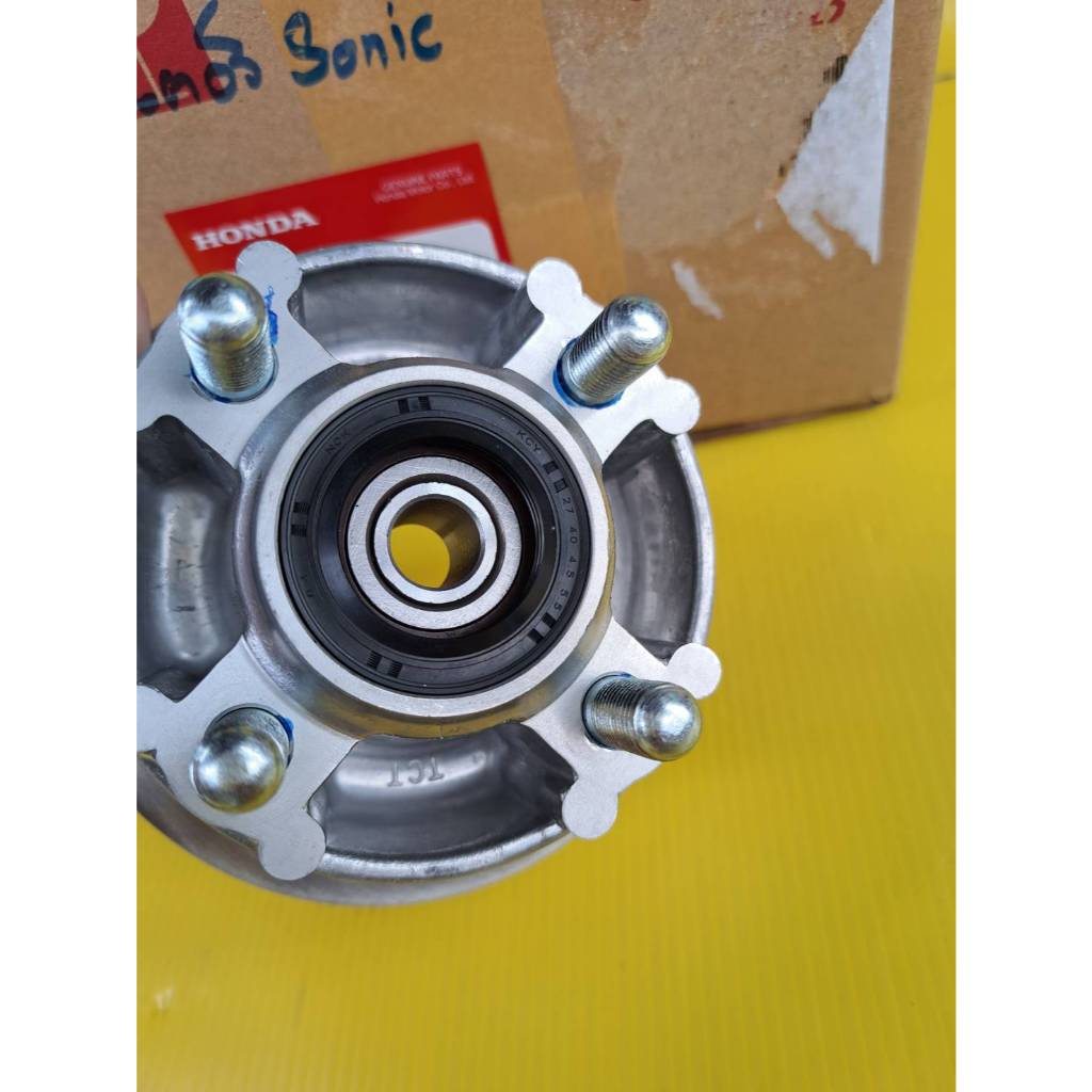 ดุมสเตอร์หลังโซนิค125  แท้เบิกศูนย์HONDA  42615-KGH-900