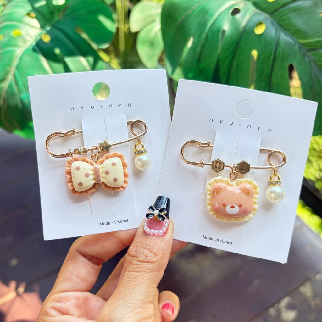 🧡New1 เข็มกลัดคนท้อง 2 ชิ้น ขนาด 4.5 ซม. ติดแน่น ไม่เป็นรู brooch ติดเสื้อผ้า กระเป๋า ฮิญาบ ปรับเอวกางเกง สินค้าพร้อมส่ง