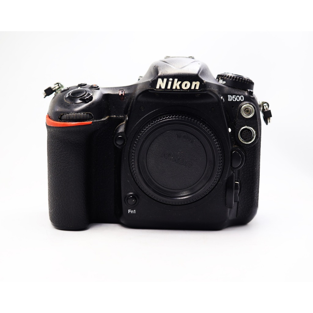 Nikon D500 Pro DSLR 20.9MP กล้องระดับโปร 4K UHD Video, WiFi NFC Bluetooth 3.2” Tilt LCD 2 Slot SD XQ