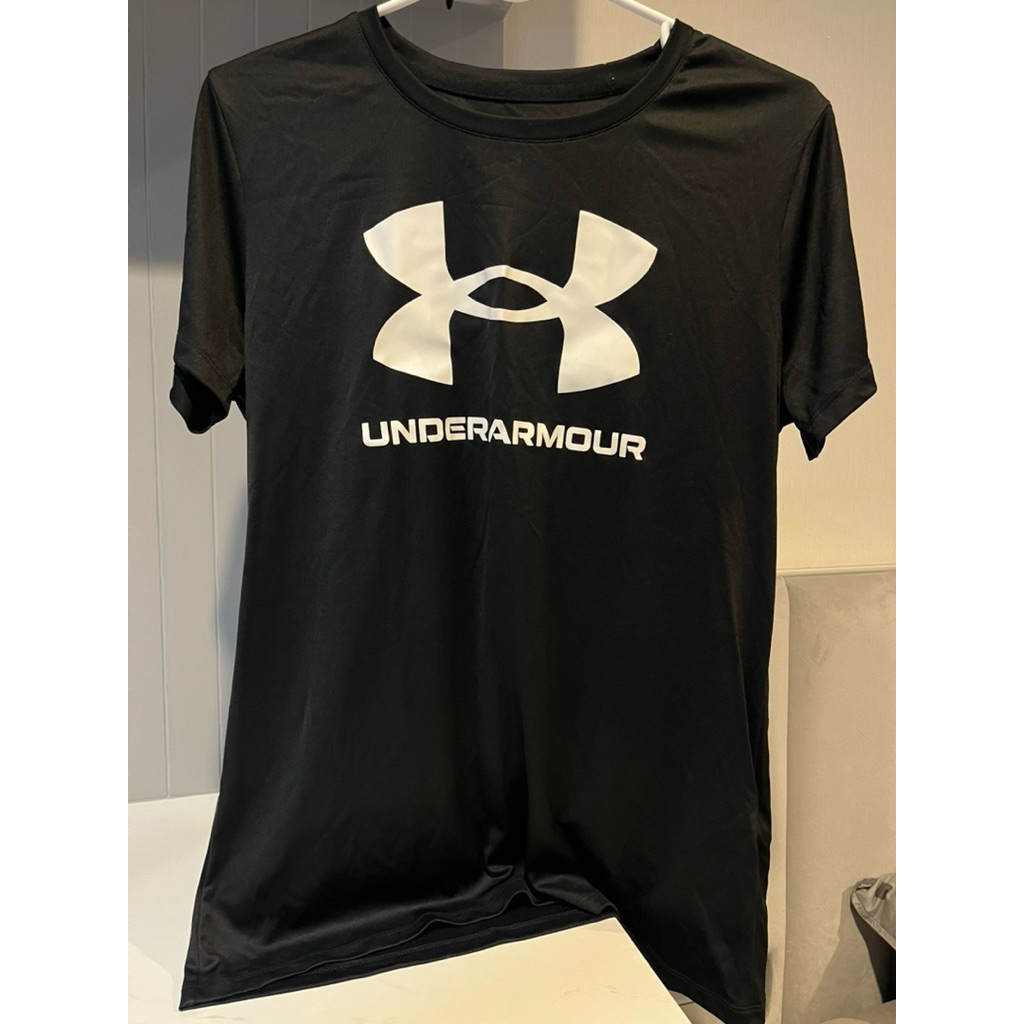 เสื้อออกกำลังกาย Under Armour