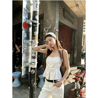 Kitty พร้อมส่ง🍒 เสื้อกล้ามสายเดี่ยวผ้าลูกไม้ ขอบลูกไม้ ปิดกระดุม ตัดร่องสวย ใส่สบายสไตล์เกิร์ลลี่