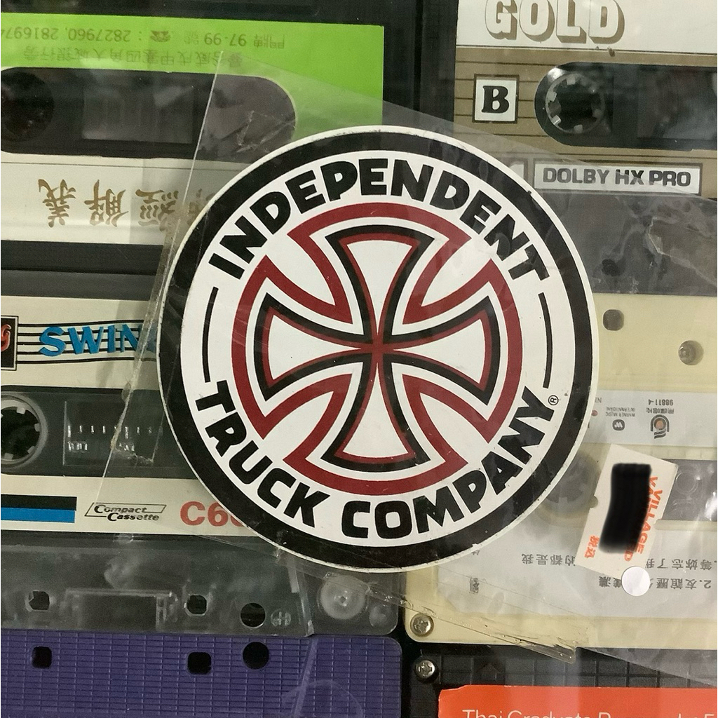 สติกเกอร์ independent truck company สภาพใหม่เก่าเก็บ ขนาดกว้างประมาณ 7.5cm. สินค้าจากตู้ญี่ปุ่น