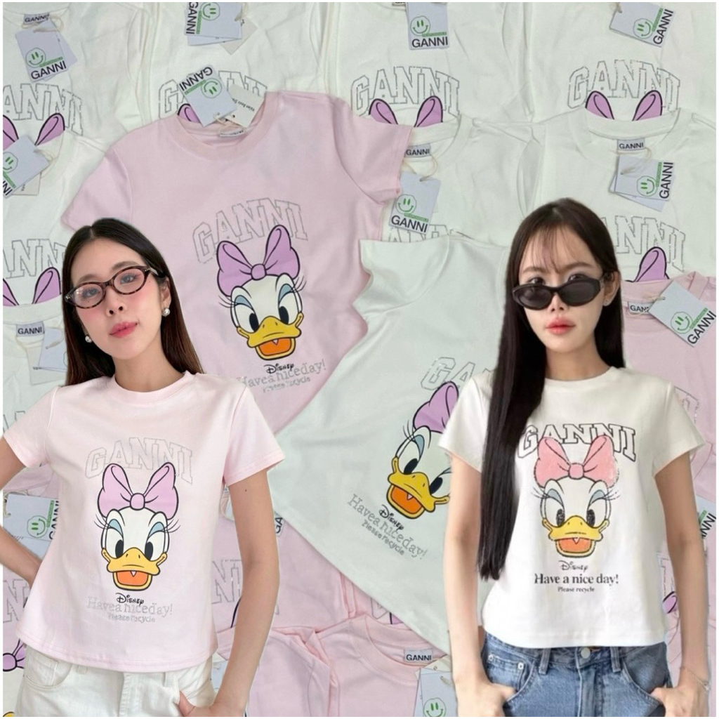 Ganni Daisy Babytee T-Shirt” เสื้อยืดคอกลมแขนสั้น สกรีนลายแบรนด์ดัง ชนช็อป เนื้อผ้านุ่มใส่สบาย ป้ายแท็คป้ายห้อยครบ