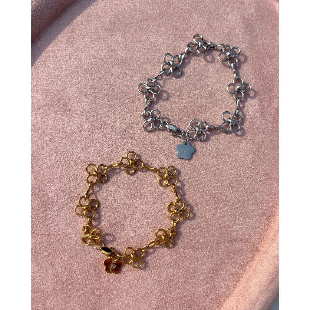 play.palette - Peony lace bracelet