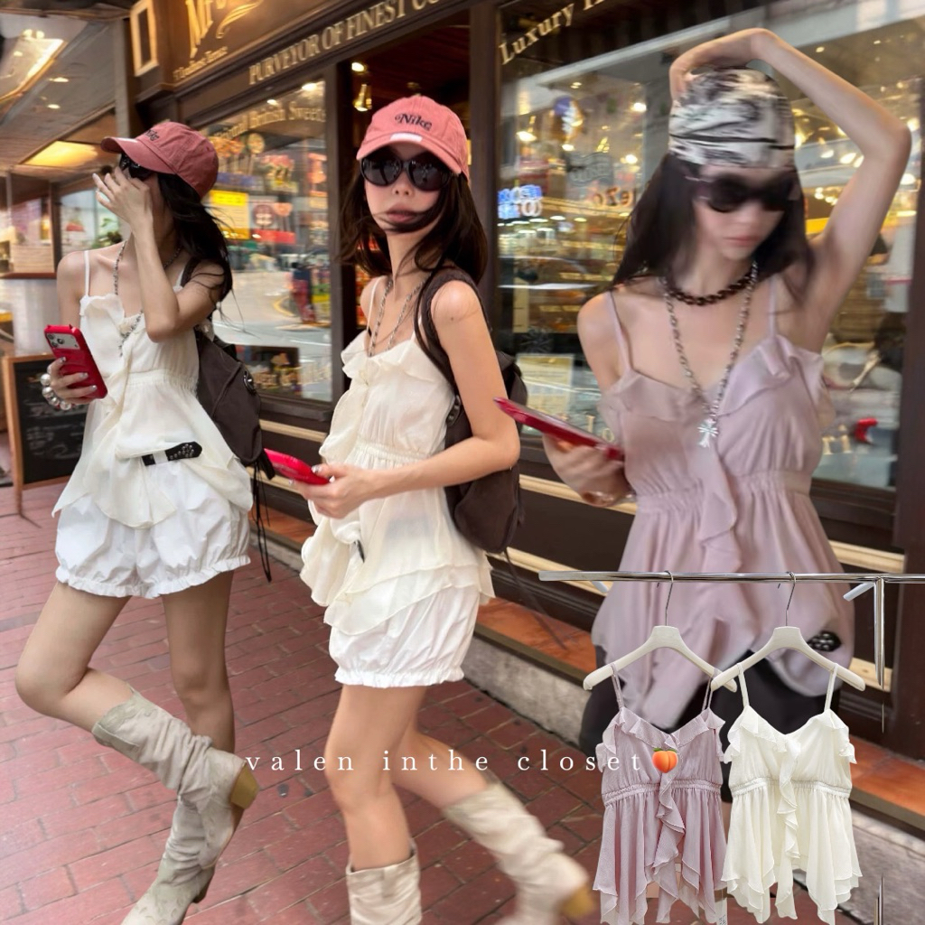 ส่งด่วน 🛵 #26C258 MMFISH 𝗠𝗔𝗥𝗟𝗢𝗪 𝗥𝗨𝗙𝗙𝗟𝗘 𝗧𝗢𝗣 เสื้อสายเดี่ยวที่มาพร้อมเลเยอร์ระบาย