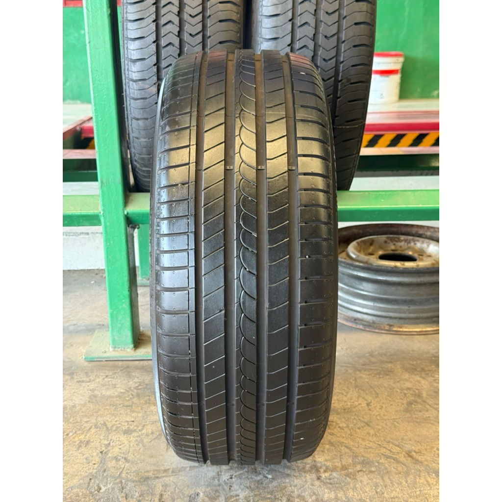 ยางรถยนต์มือสอง PIRELLI 215/45R17(ปี25)