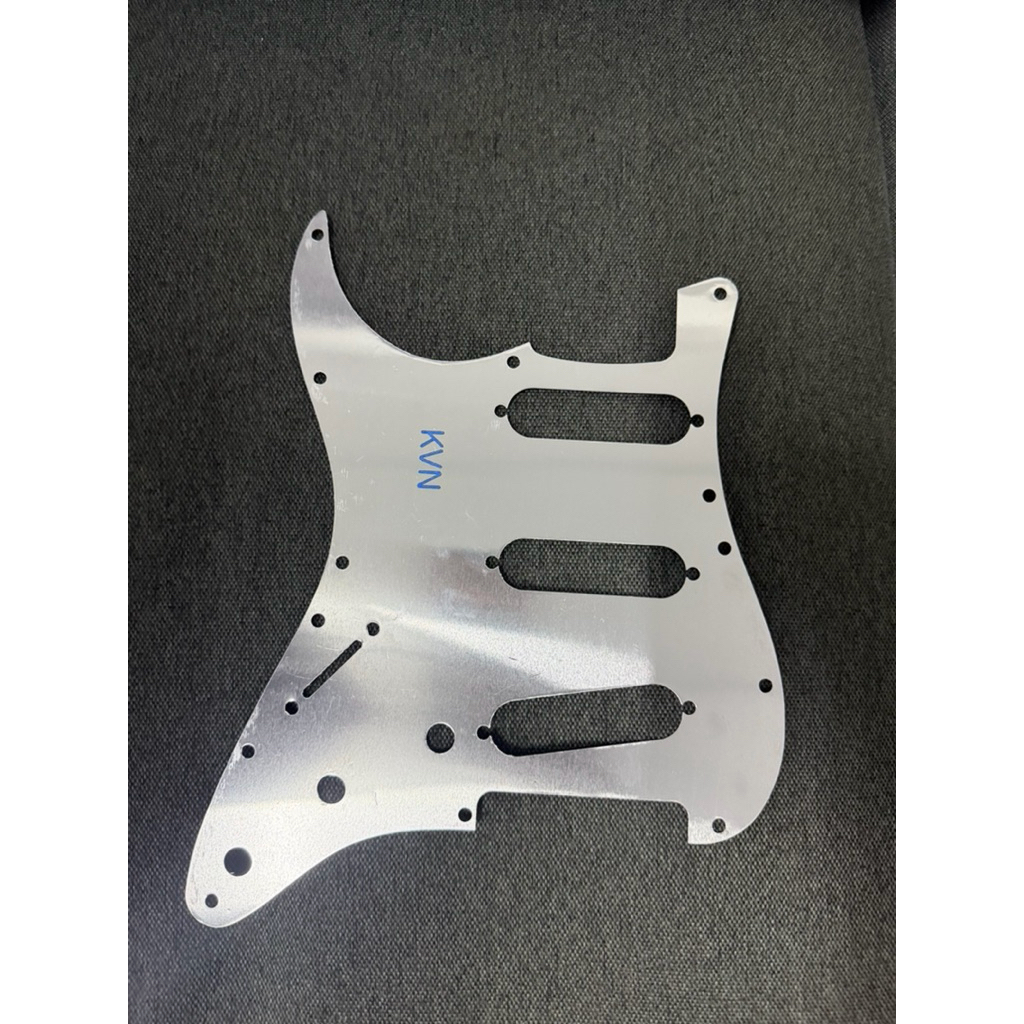 KVNแผ่นสังกะสี (Aluminum Shielding Plate) สำหรับกีตาร์ทรง Stratocaster โดยเฉพาะ