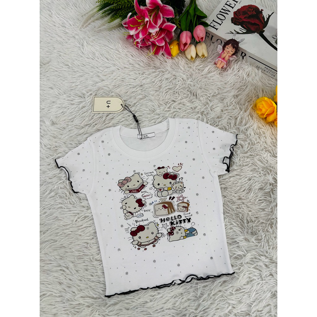 เสื้อแฟชั่นน้องเมโลดี้น้องคิตตี้ปักเพรชอะไหล่ป้ายU+ ราคา ถูกที่สุด ดีลบีเคเค แกลเลอรีภาพที่ 2