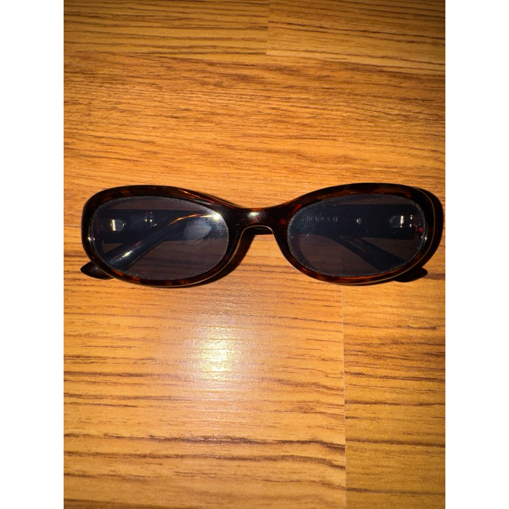 GUESS Vintage Sunglasses Y2K Slim Oval