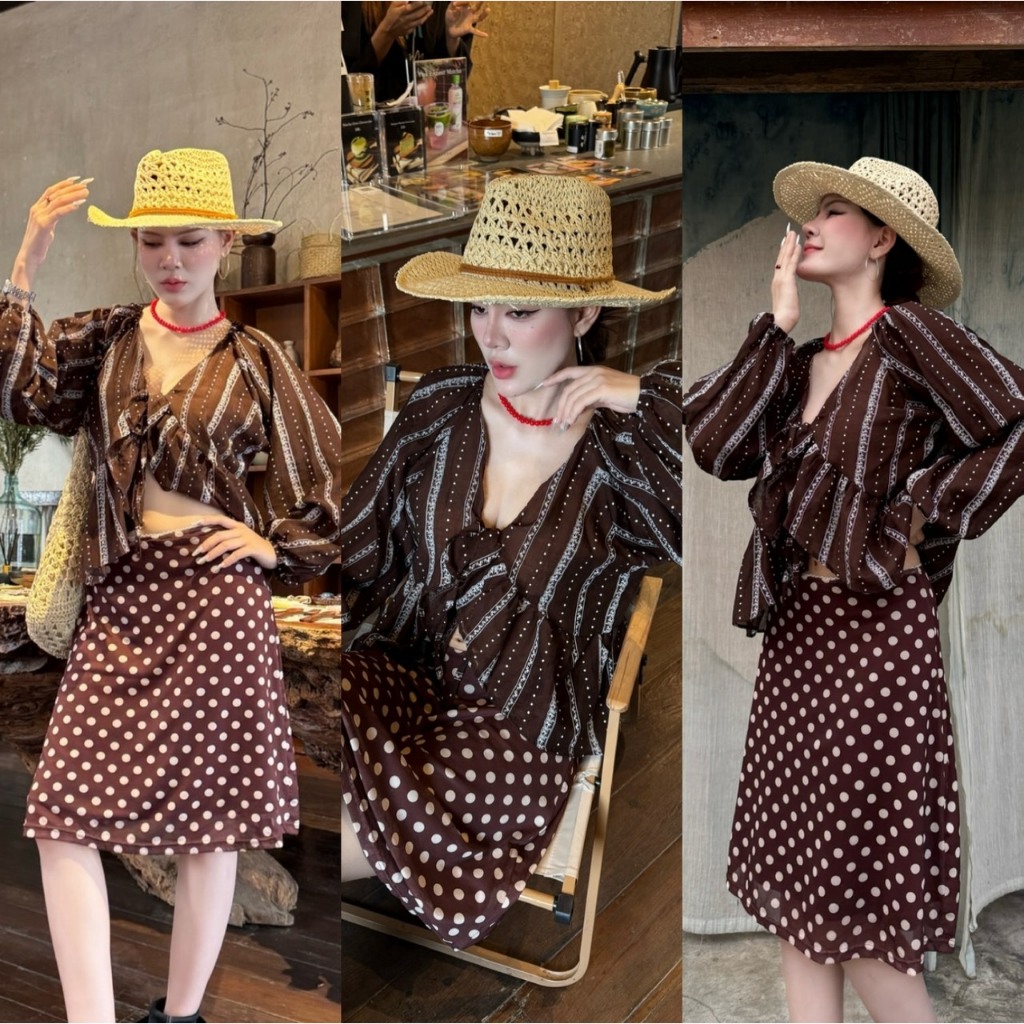 Sora Blouse :: เสื้อครอปแขนยาวผูกโบว์อก เสื้อครอปแหวกอกแต่งระบายสีขาวแขนยาว สาวอวบใส่ได้ ทะเล Sheeny (S033)