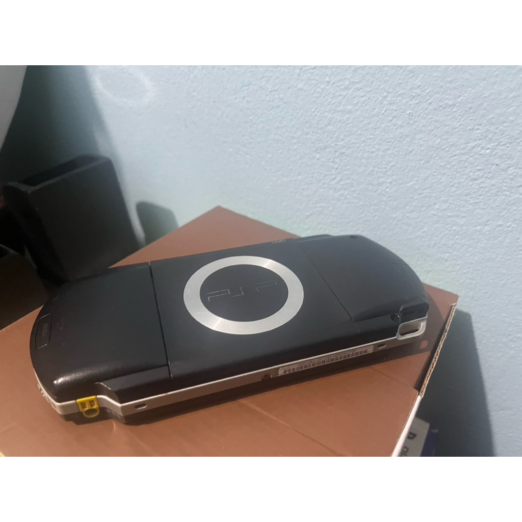 psp รุ่น1000 มือสองสีดำ
