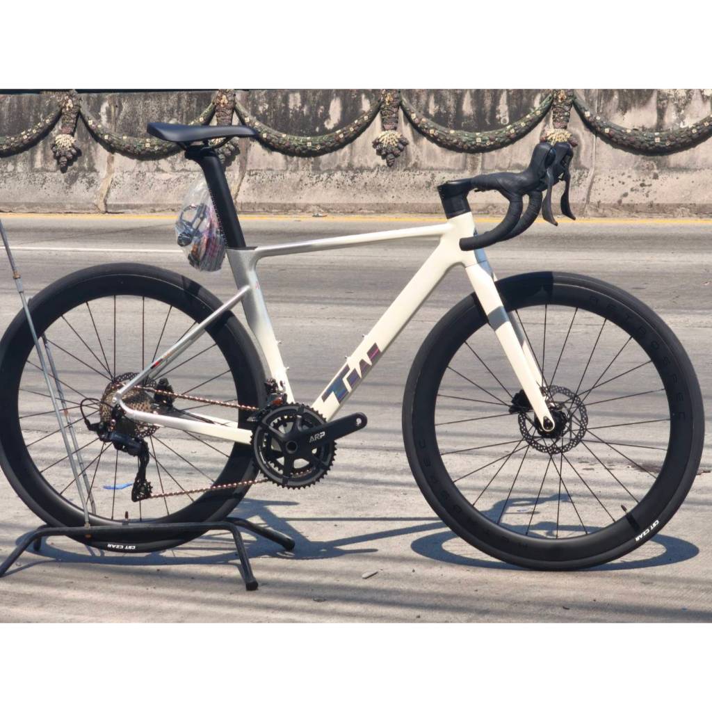 จักรยานเสือหมอบ JAVA รุ่น FUOCO TOP 105 24 สปีด (ฟูลคาร์บอน, ดิสน้ำมัน shimano105 R7120