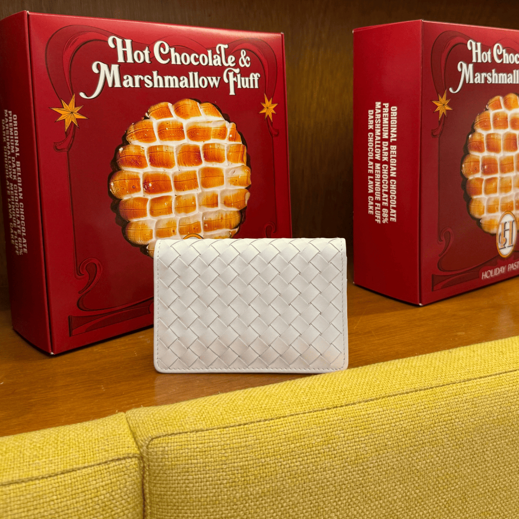 06-231 bi-fold card case intrecciato กระเป๋าใส่บัตรสานหนังแท้ ยี่ห้อ klaas ของแท้