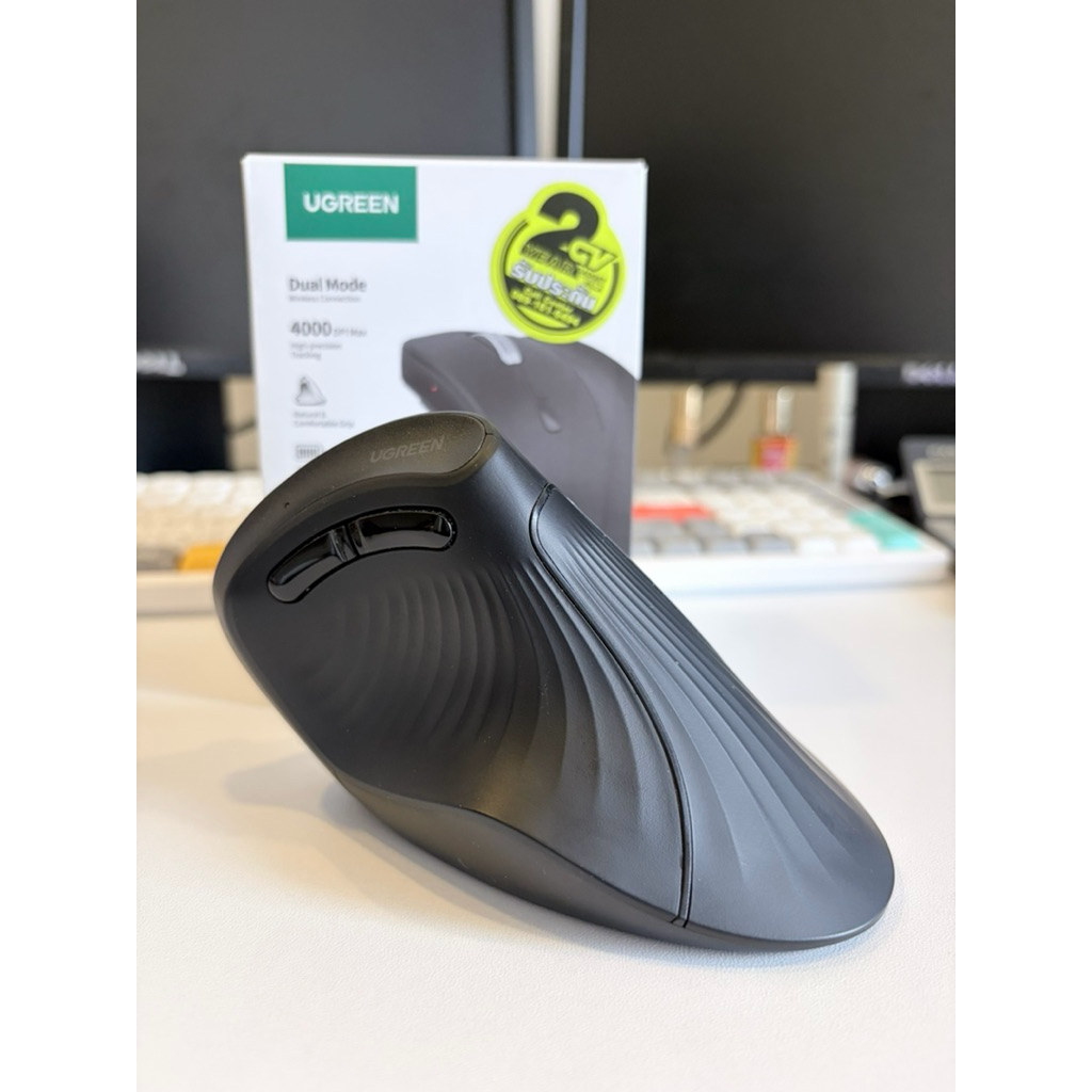 Ugreen รุ่น 25444 เมาส์ไร้สาย Vertical Ergonomic mouse เมาส์เพื่อสุขภาพ เมาส์แนวตั้งไร้สาย ไร้เสียง