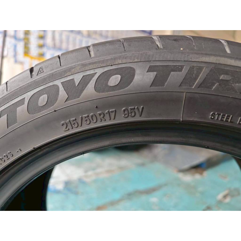 ยางเปอร์เซ็นต์ ยางมือสอง Toyo ขนาด 215 50 R17 ปี23 มีปะ ราคา 453 บาท