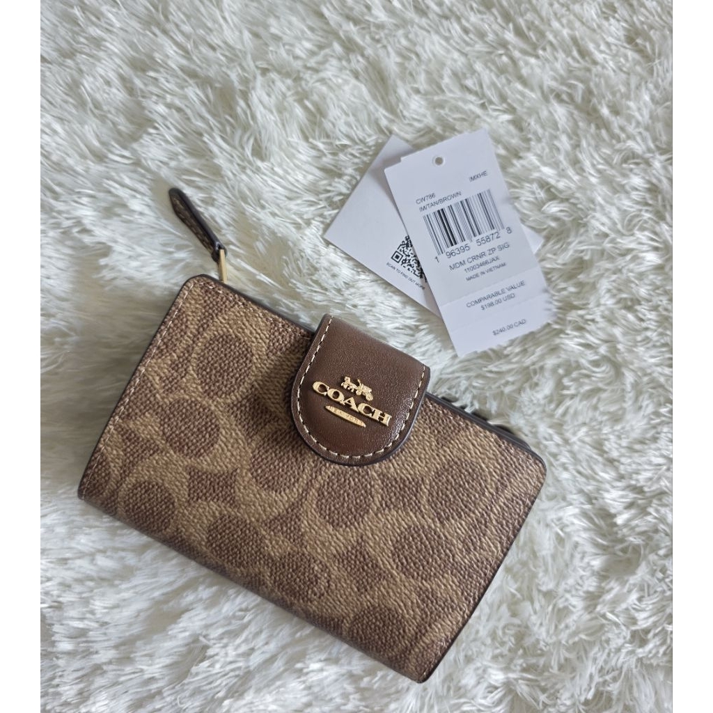 coach cw786 แท้ 💯 2 พับ ใบกลาง ขนาด 5 นิ้ว