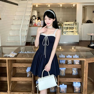 SHG พร้อมส่ง🌹ฮิตสุด เดรสสายเดี่ยว สีกรมท่า แต่งขอบลูกไม้ โบว์หน้า เอวคอด กระโปรงบาน พรางหุ่น ทรงสวย Midi dress