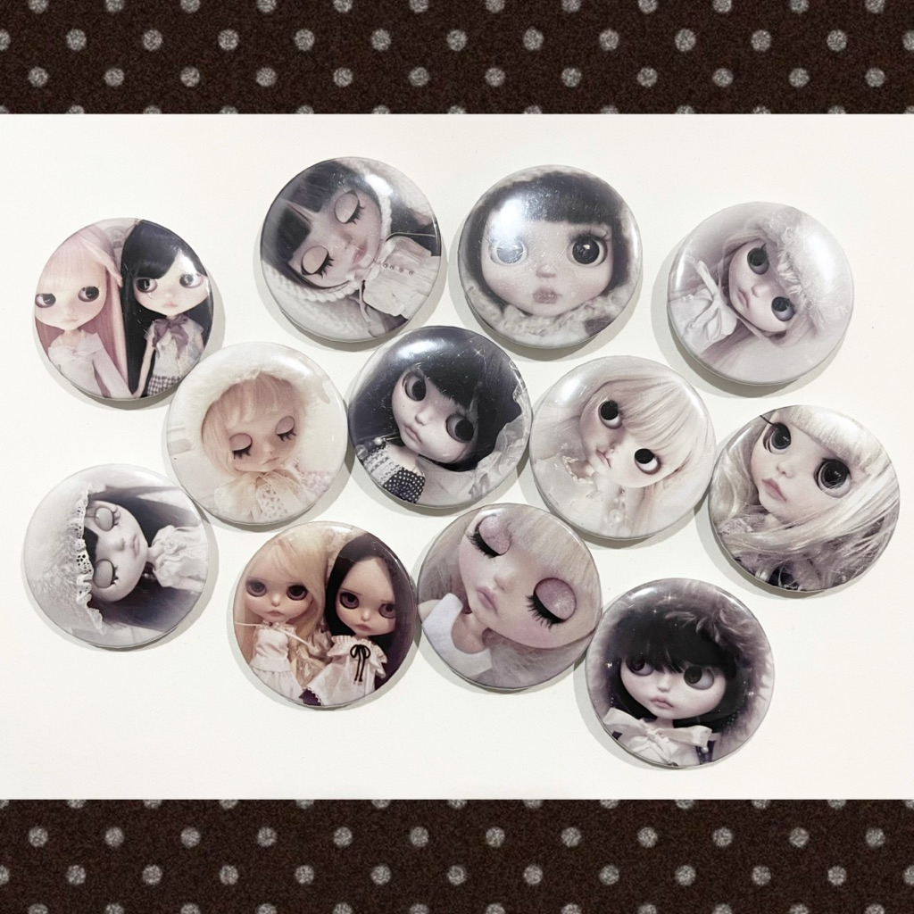 เข็มกลัด custom มือ 2 ลายตุ๊กตา blythe doll