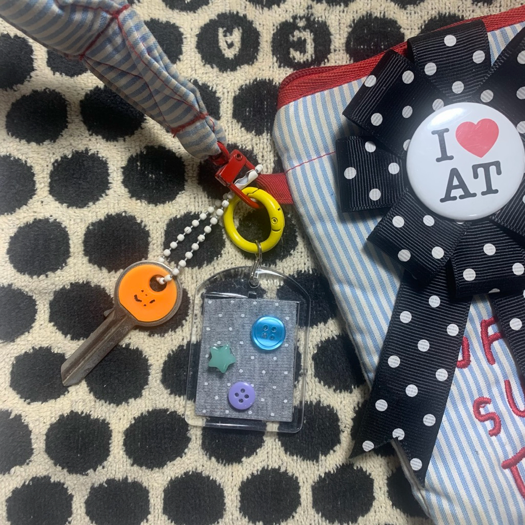 [ พร้อมส่ง ] fabric+buttons keyring👚⭐️🧼🩵🪽