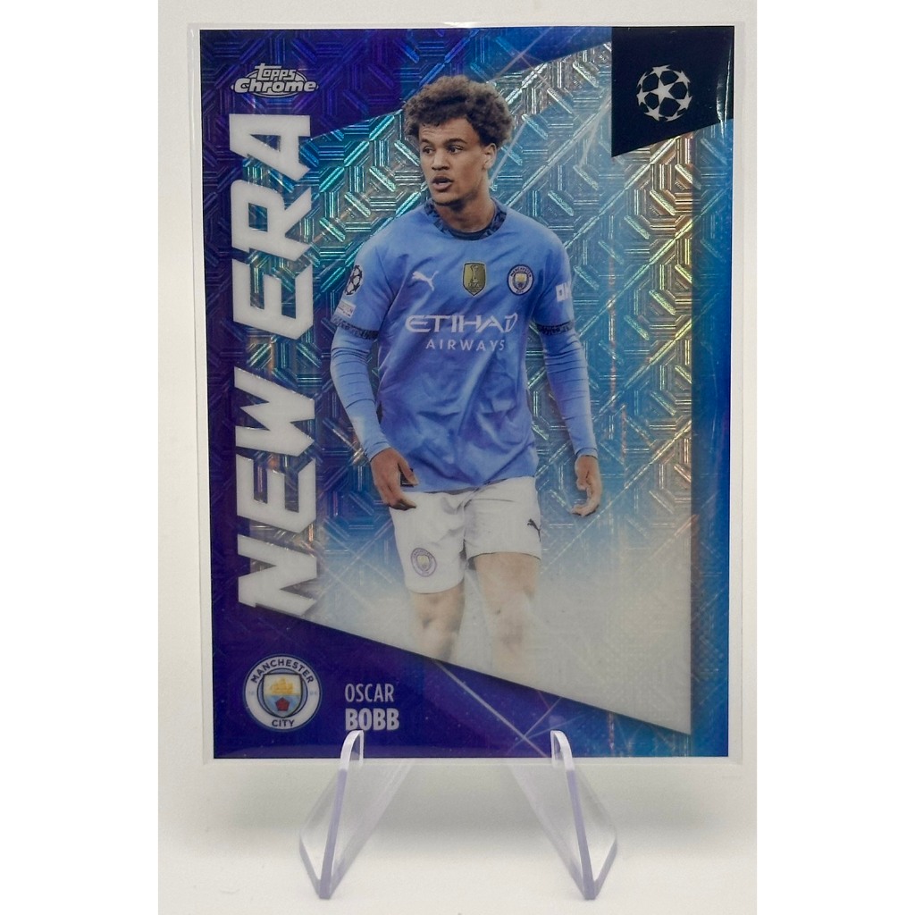 Oscar Bobb (นักเตะทีม Manchester City) จากชุด Topps Chrome UEFA Club Competitions